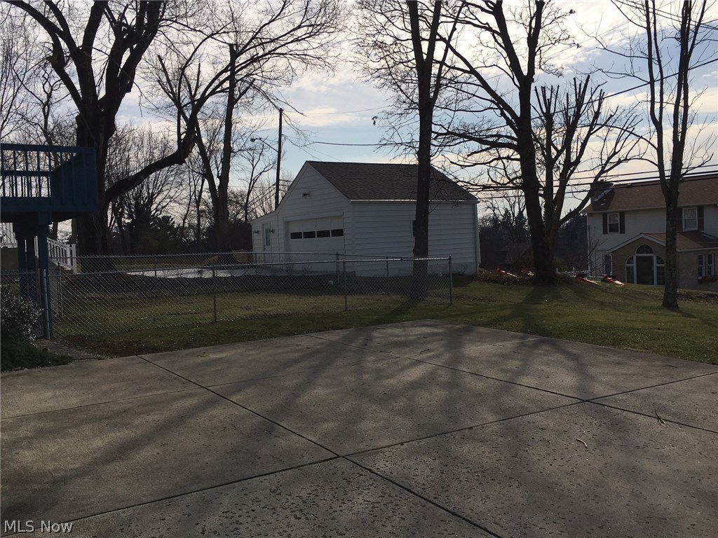 218 COUNTRY CLUB - Residential