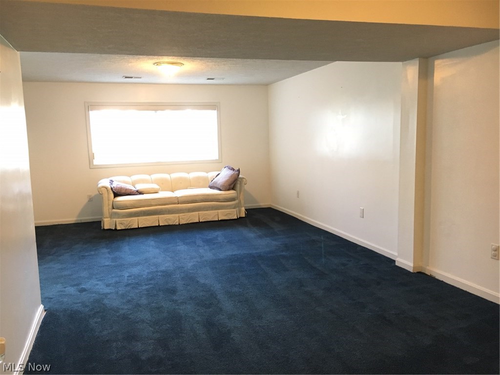 218 COUNTRY CLUB - Residential