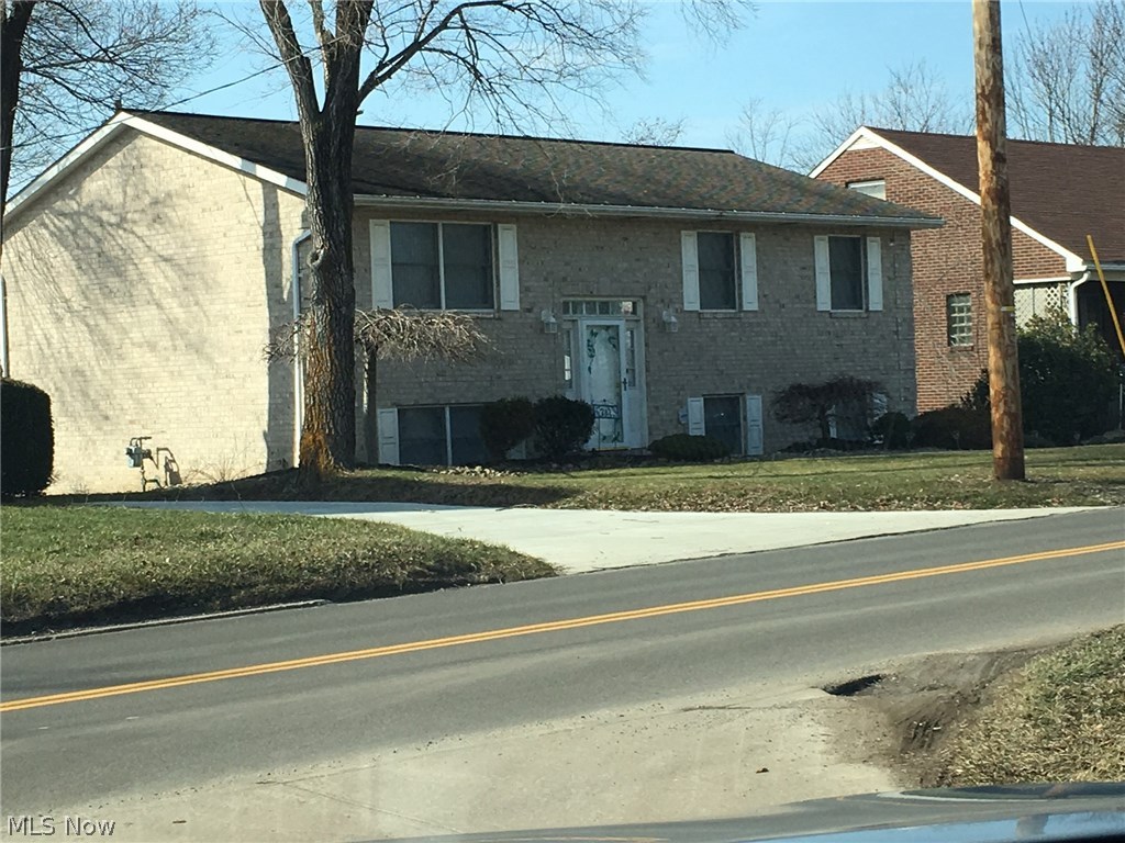 218 COUNTRY CLUB - Residential