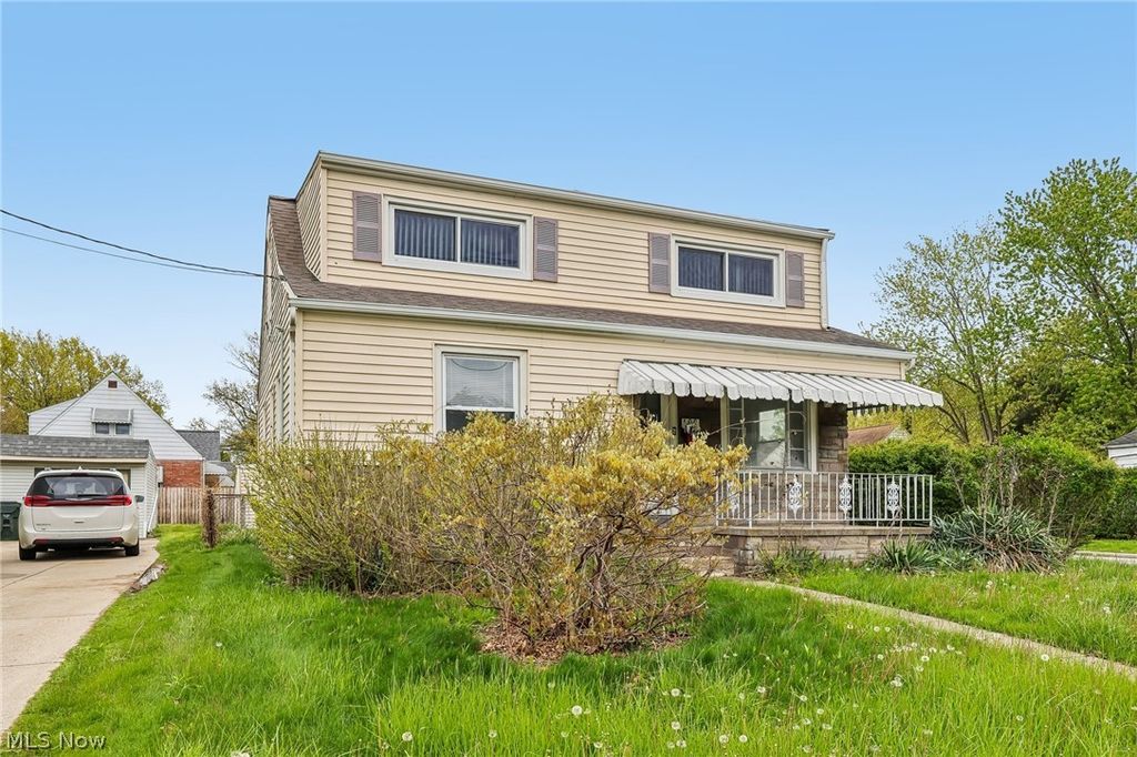 Photo of 599 E 250th Street, Euclid, OH 44132 (MLS # 5205845)
