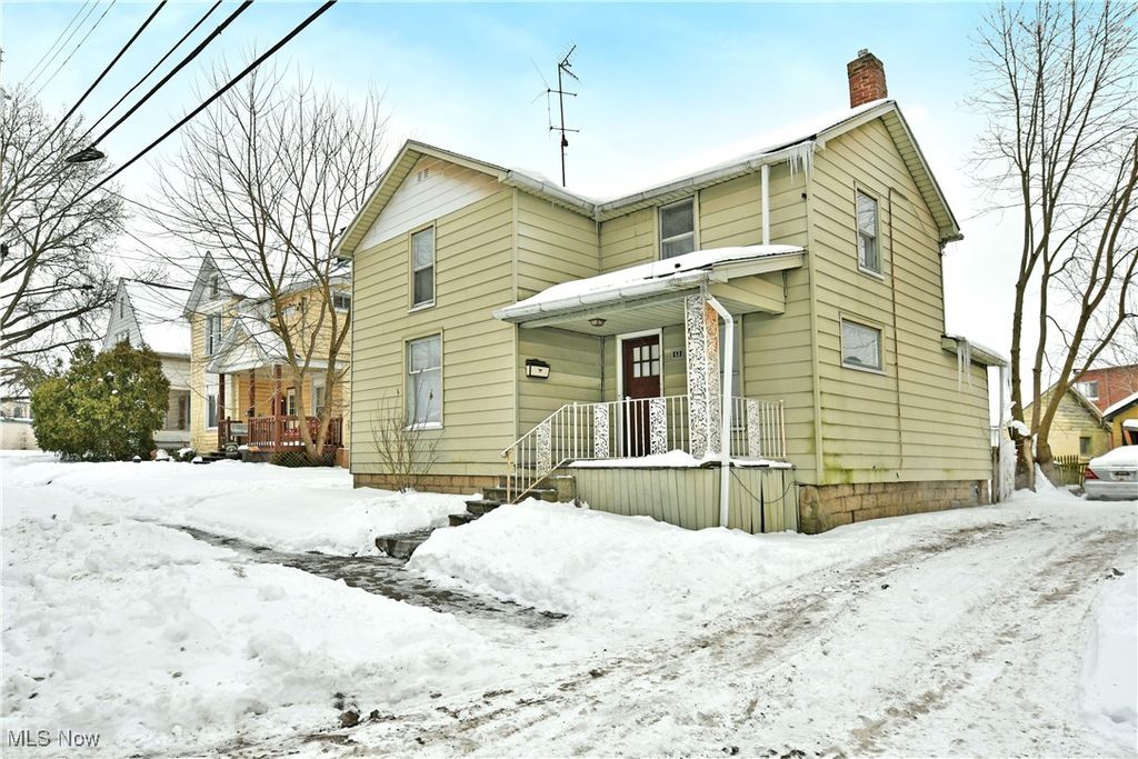 Photo of 63 Linden Avenue, Niles, OH 44446 (MLS # 5184948)