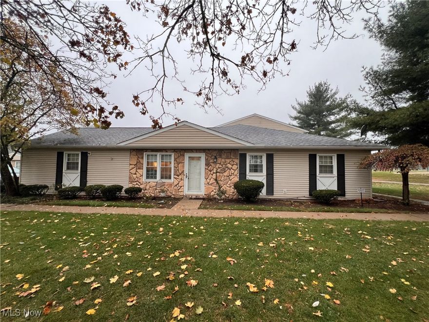 Updated 3 bedroom and 2 bedroom bath, new flooring, paint, baseboard trim, lighting, many bathroom and kitchen updates. Kitchen updates include all newer appliances and granite countertop! You're going to fall in love with this home! Call and schedule your showing today! Don't miss this opportunity to be positioned on Ohio Prestwick golf course with community pool, and community hall.