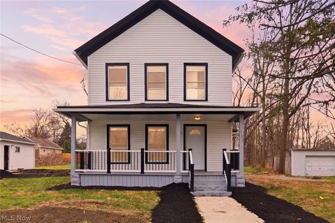 Homes For Sale - 950 Park Avenue<br/> Amherst, OH 44001