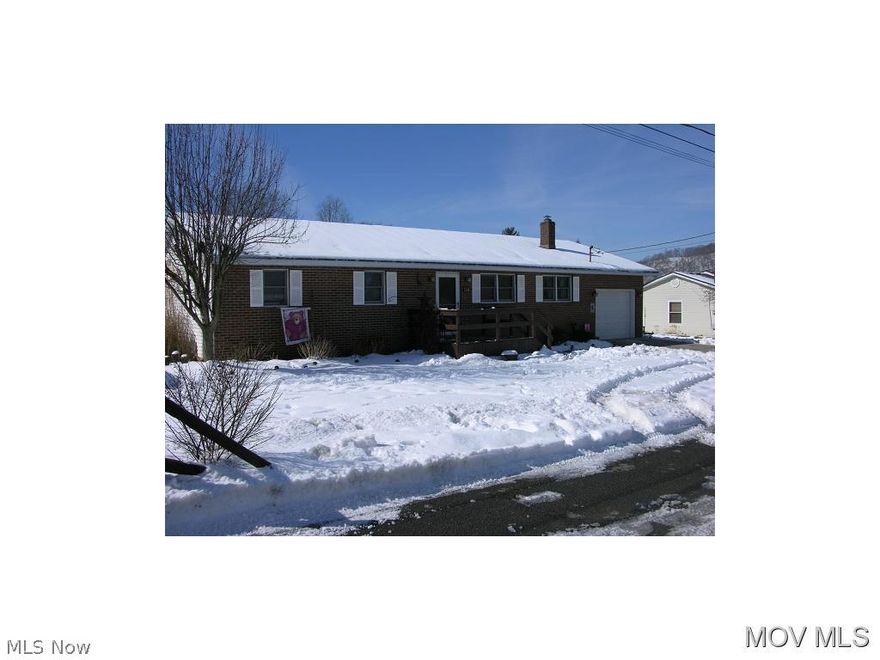 Wonderful ranch home with many, many updates in 2013 including Kitchen w/all new appliances, baths, heating/cooling, deck & patio and new flooring to name a few.  This home is an absolute must see with lots of sq ft and great residential neighborhood.  Elem: St.Marys Elementary School  Elem/Bus: Y  JrHigh: Pleasants County Middle School  JrHigh/Bus: Y  High: St Marys High  High/Bus: Y  Fire: VOL  Police: CTY  PossFreeGas: N  ;SQFT=Fin L1:2393, Fin Bsmt:0, Fin Above:2393, Fin Total:2393, Unfin Bsmt:0, Unfin Above:2393, Unfin Total:Y