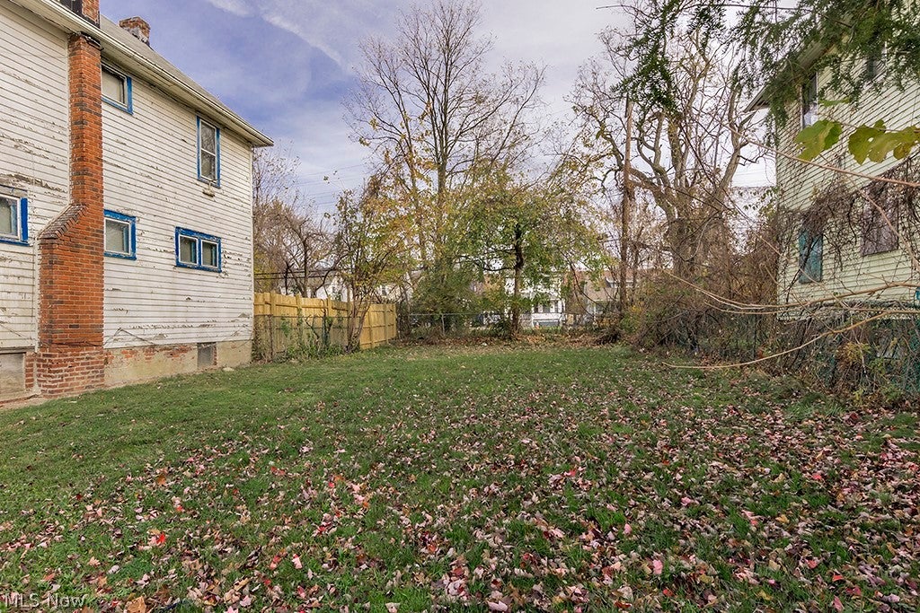 899 E 130th Street