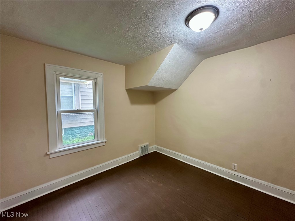 Blue Pond - Residential Lease