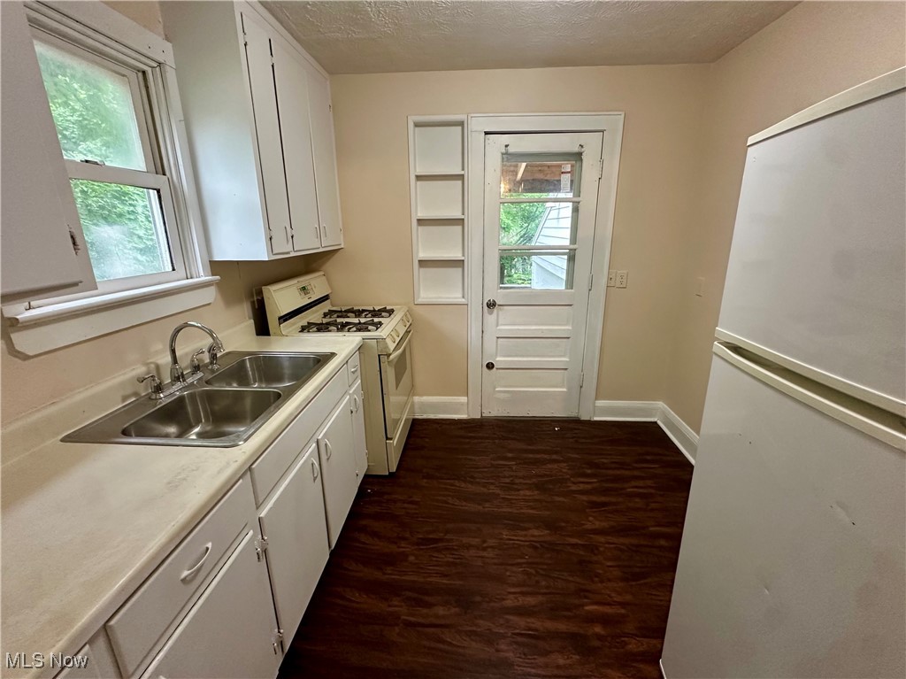 Blue Pond - Residential Lease