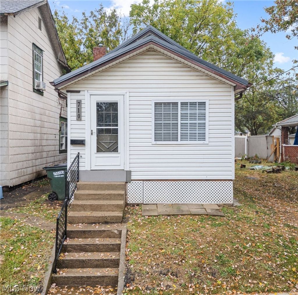 Photo of 710 N Freedom Avenue, Alliance, OH 44601 (MLS # 5187278)