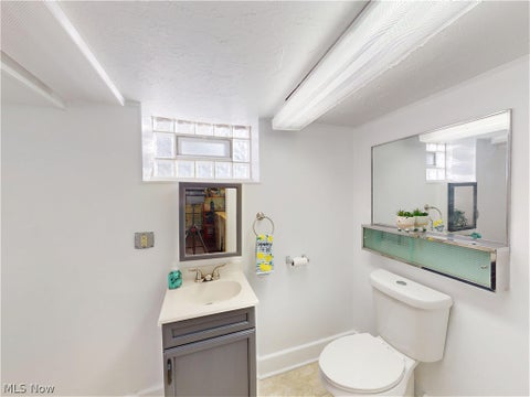 Tiny photo for 5162 Oakmont Drive, Lyndhurst, OH 44124 (MLS # 5257120)