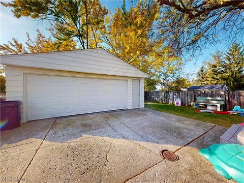 Tiny photo for 5162 Oakmont Drive, Lyndhurst, OH 44124 (MLS # 5257120)