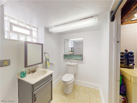 Tiny photo for 5162 Oakmont Drive, Lyndhurst, OH 44124 (MLS # 5257120)