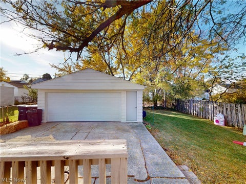 Tiny photo for 5162 Oakmont Drive, Lyndhurst, OH 44124 (MLS # 5257120)