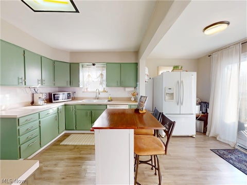 Tiny photo for 5162 Oakmont Drive, Lyndhurst, OH 44124 (MLS # 5257120)