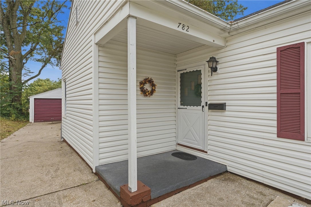 782 Saxon Avenue