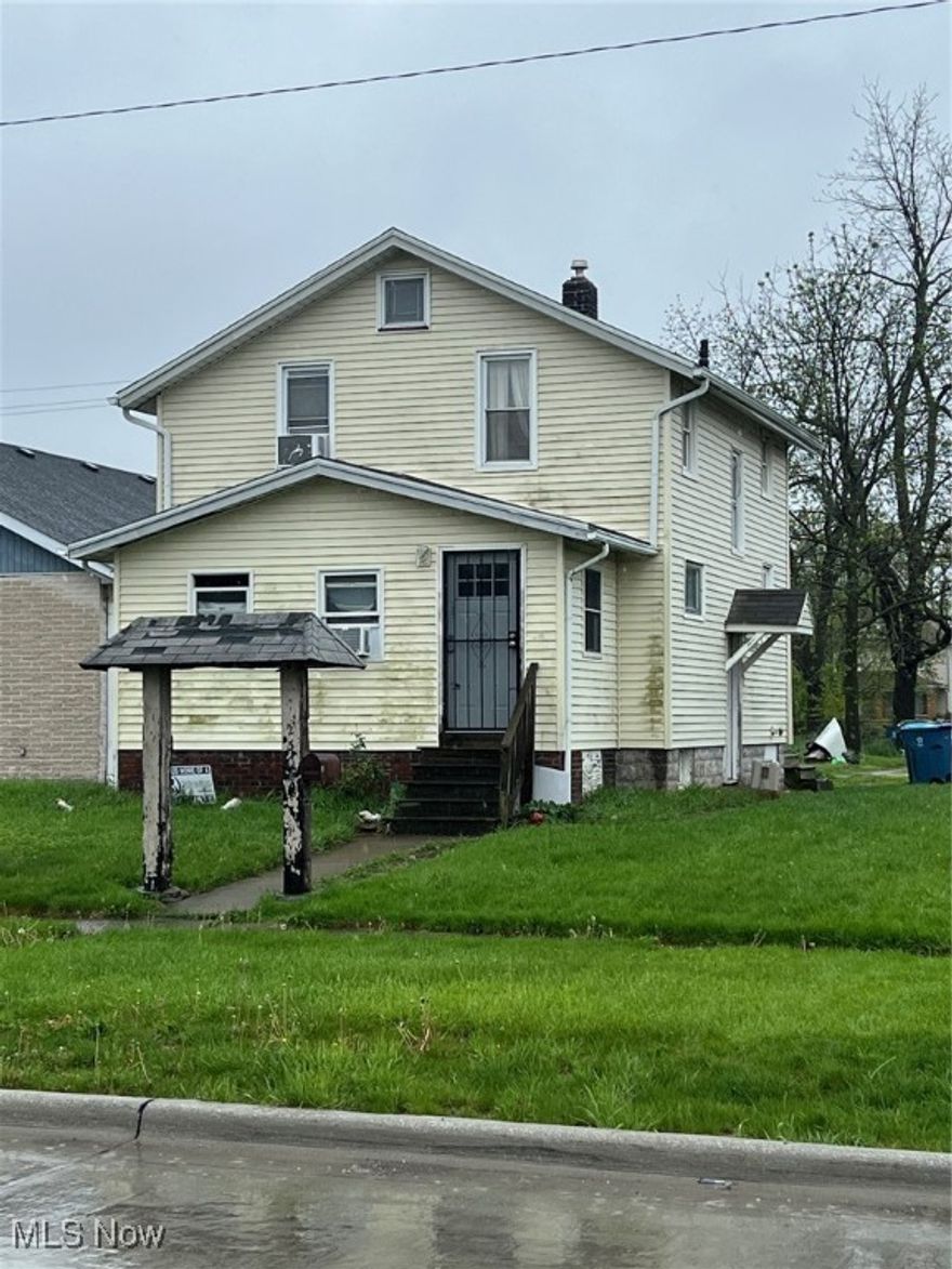 Good Deal awaits discovery! This three bedroom, one bath colonial style home is perfectly situated on Lorain's Southside. The exterior has been completely updated with newer vinyl siding, roof and heating system. Large lot, located close to major highways, shopping, churches, schools, park and so much more. The interior needs rehabbed. So, you fix and you save. Don't miss out on the opportunity to own this investment property.