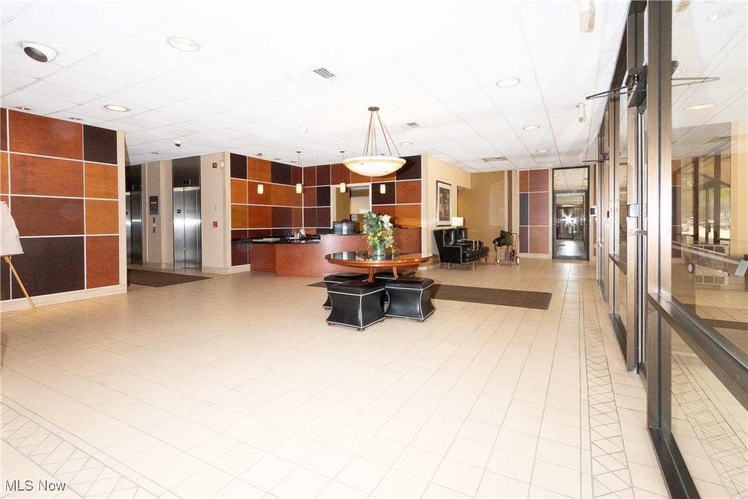 Meridian Condo - Residential