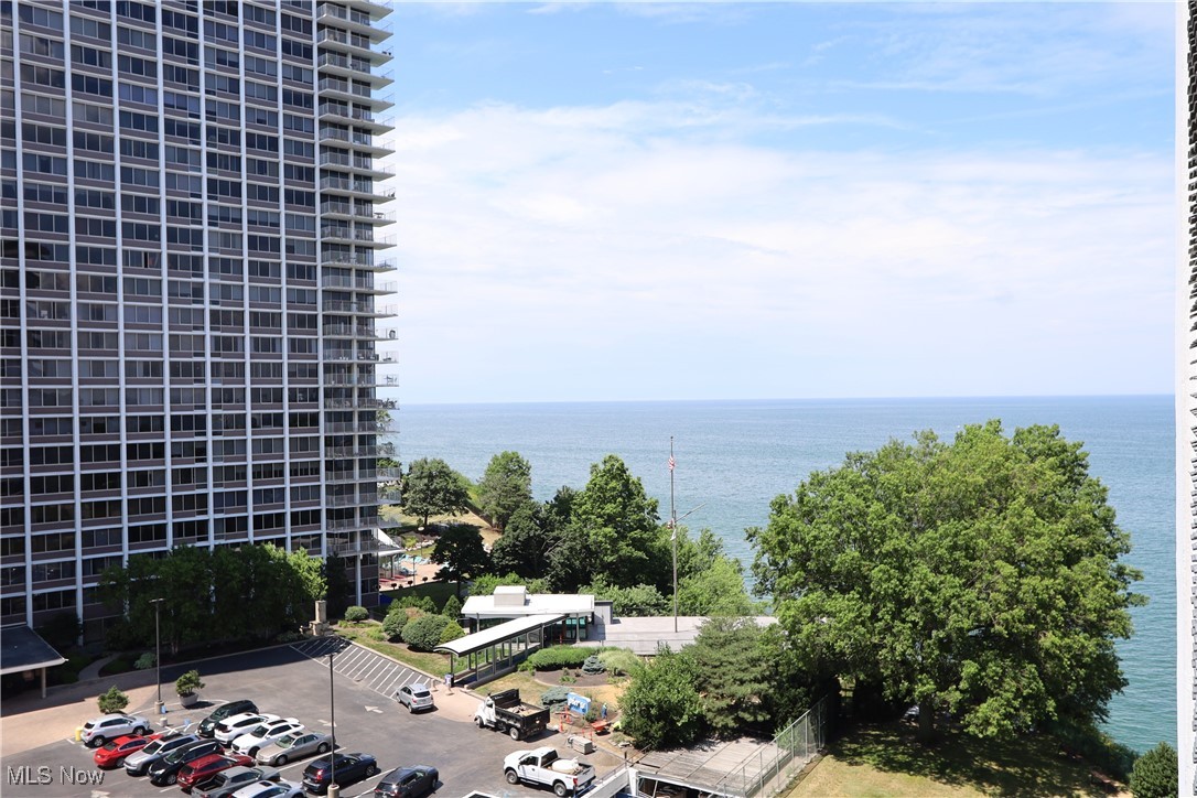 Meridian Condo - Residential