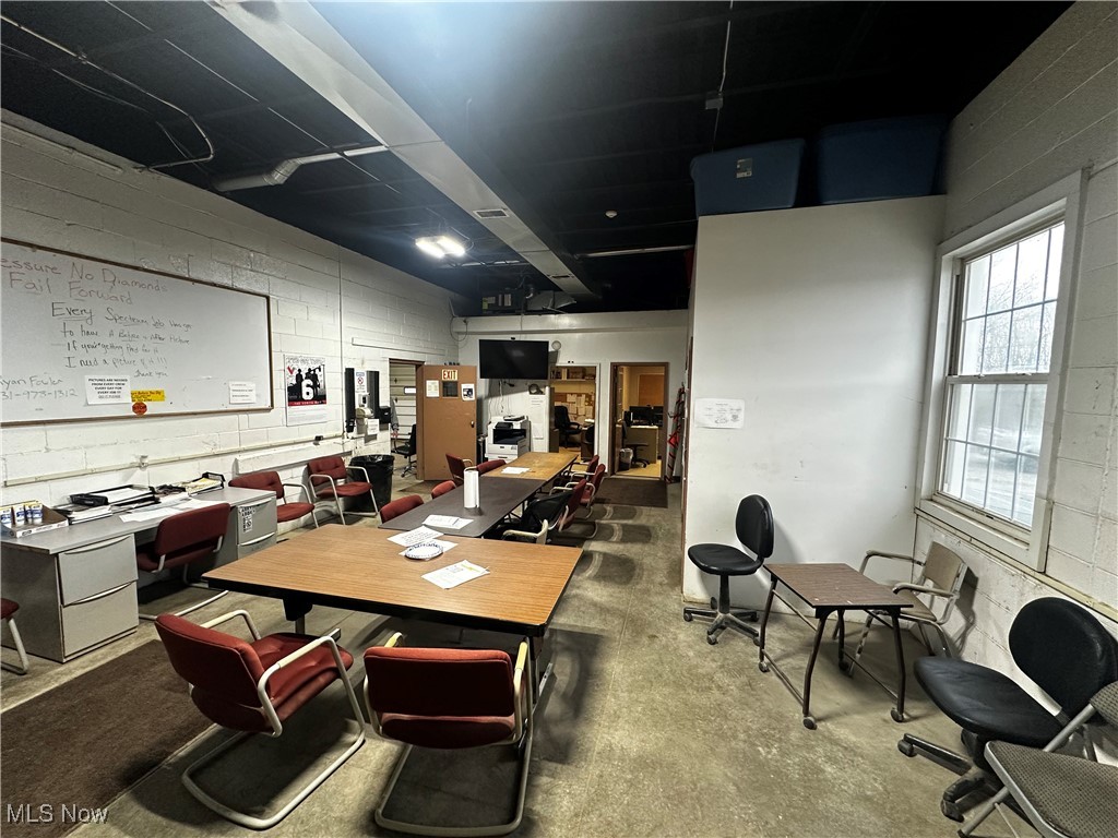 Village/Mogadore - Commercial Sale