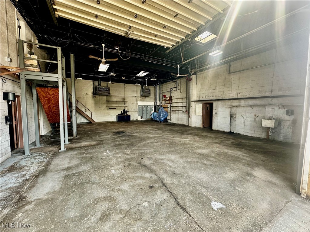 Village/Mogadore - Commercial Sale