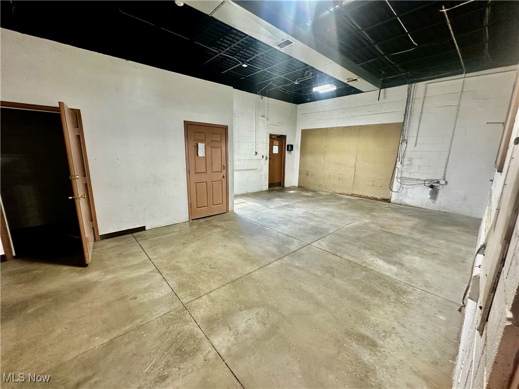 Village/Mogadore - Commercial Sale