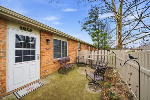 Condo For Sale - 35375 Greenwich Avenue<br/> North Ridgeville, OH 44039