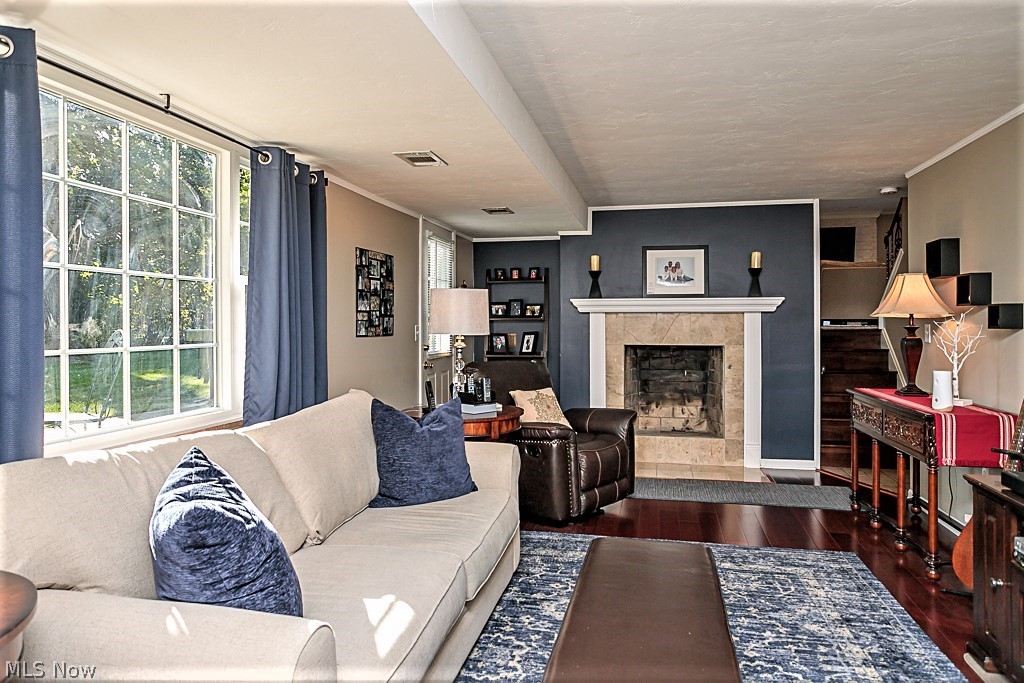 Sandwick Blvd. Inc. Gibson Dr. - Residential