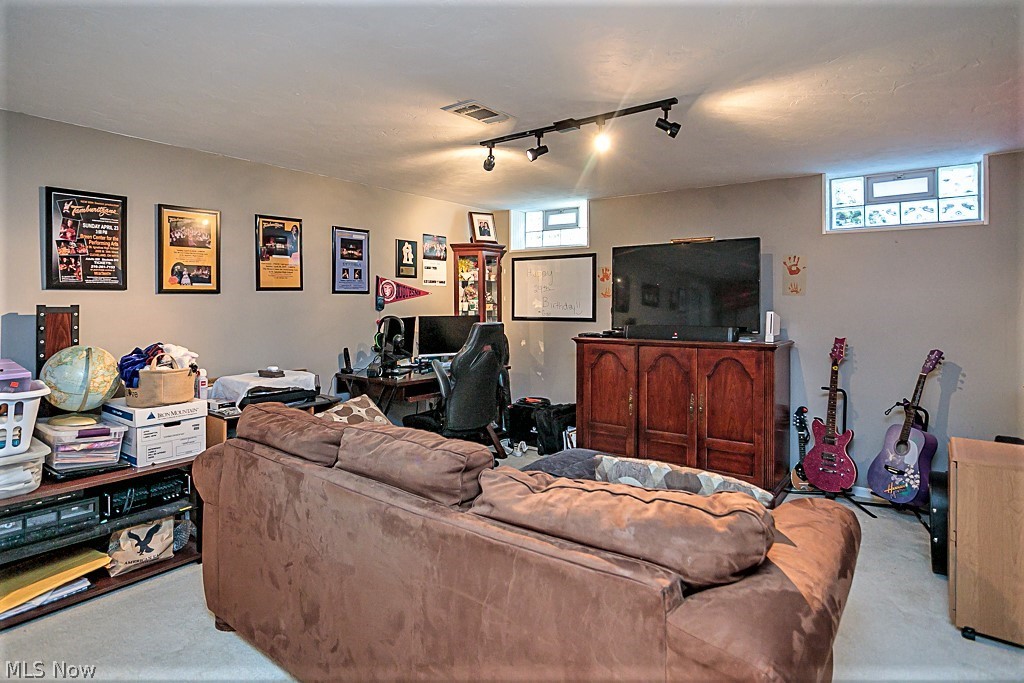 Sandwick Blvd. Inc. Gibson Dr. - Residential