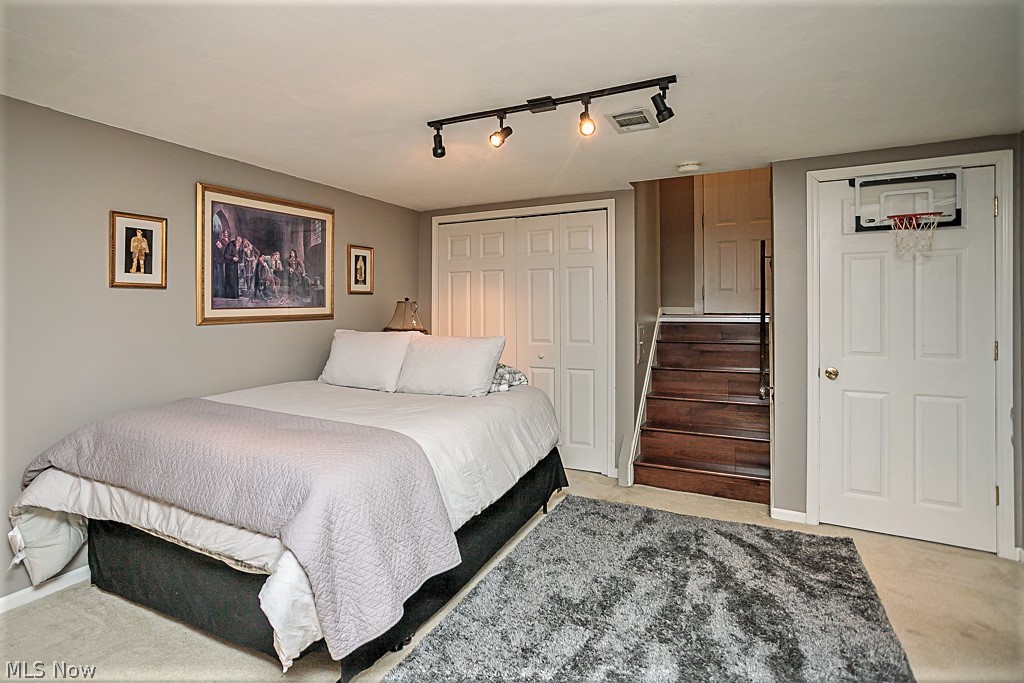 Sandwick Blvd. Inc. Gibson Dr. - Residential