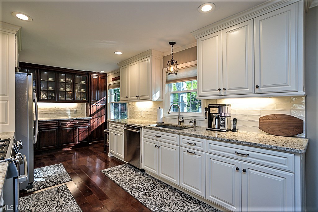 Sandwick Blvd. Inc. Gibson Dr. - Residential