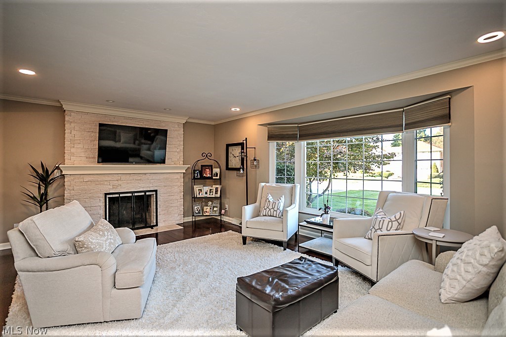 Sandwick Blvd. Inc. Gibson Dr. - Residential