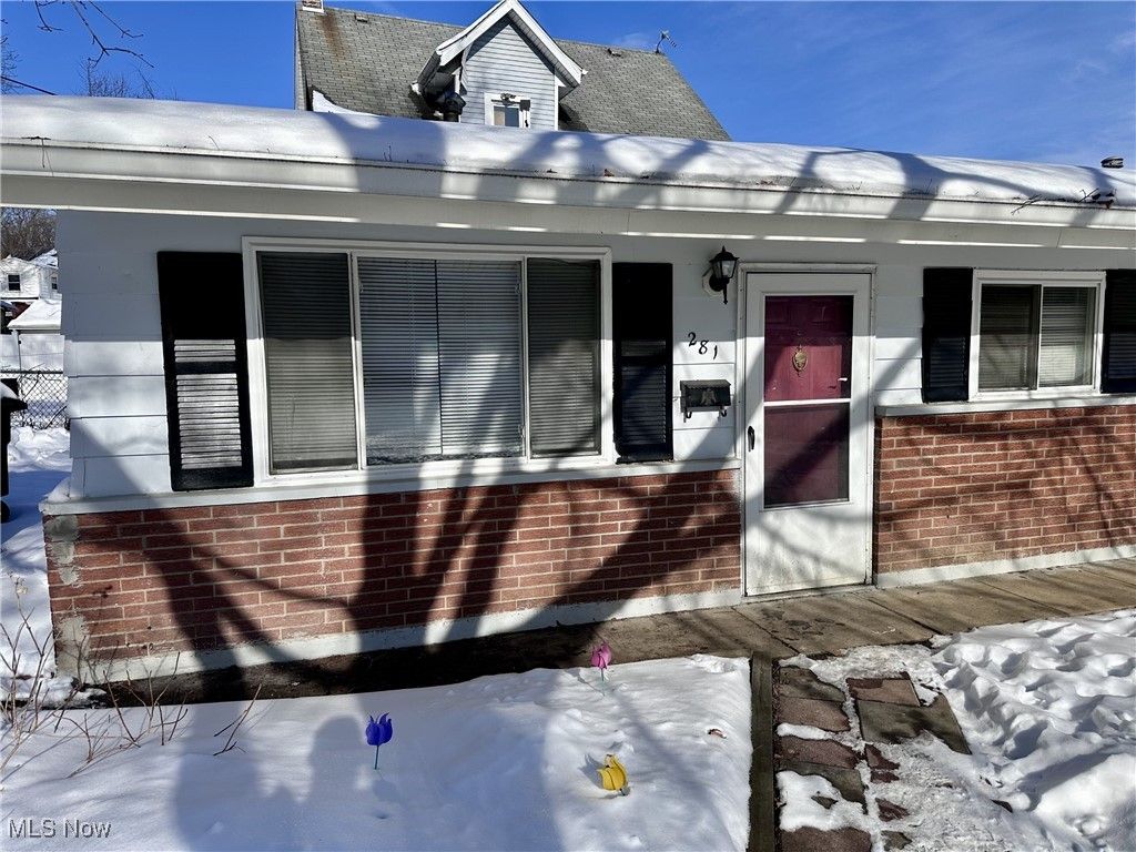 Photo of 281 Grove Street #281, Akron, OH 44302 (MLS # 5185366)
