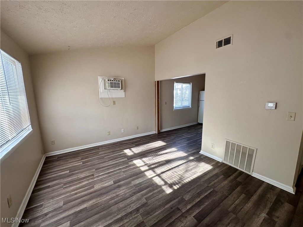 Photo of 281 Grove Street #281, Akron, OH 44302 (MLS # 5185366)