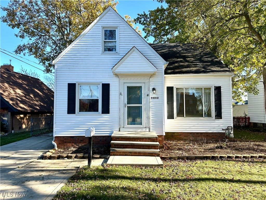 Photo of 33012 Lake Shore Boulevard, Willowick, OH 44095 (MLS # 5168273)