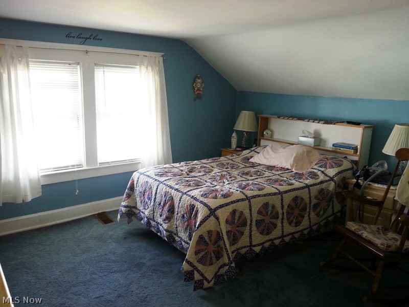 Town/Gnadenhutten - Residential