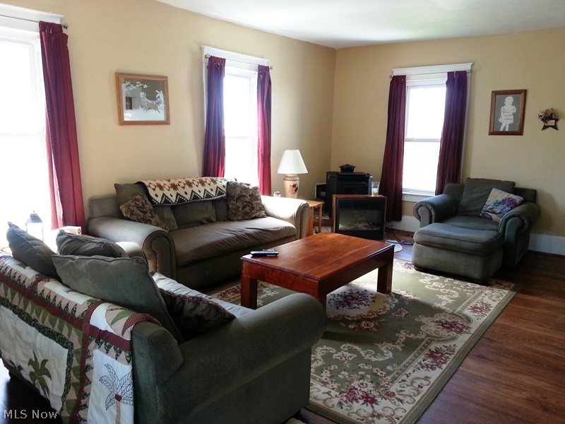 Town/Gnadenhutten - Residential