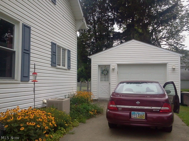 Town/Gnadenhutten - Residential