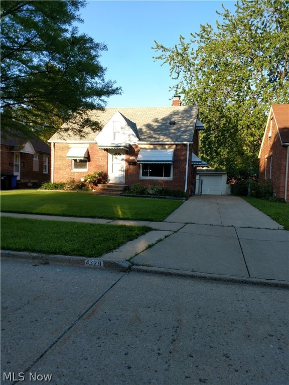 Updated turn key, low maintenance brick bungalow in the heart of beautiful Westpark. Convenient I-71 access for commuters to downtown and a short drive to the food/entertainment/nightlife of Kamm's corner. 3 bed 1 bath with a partially finished basement. Home has been recently refreshed and is in move in ready condition. New paint and carpet (2019) roof (2006), windows (2006), exterior doors (2013), garage roof(2009), driveway and garage floor (2006) . Priced to sell.