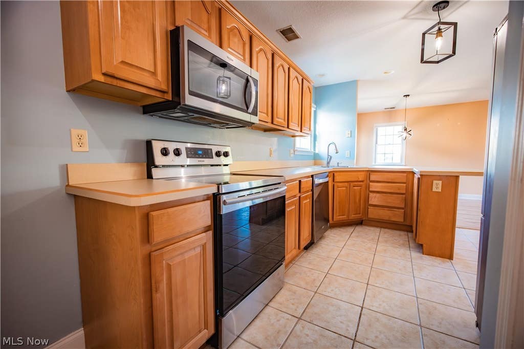 Photo of 1852 Massachusetts Avenue, Poland, OH 44514 (MLS # 5219142)