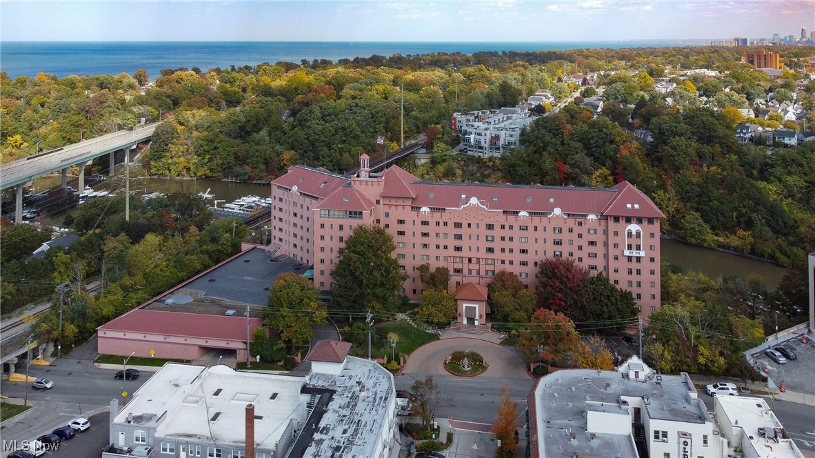 The Westlake Condomniums - Residential