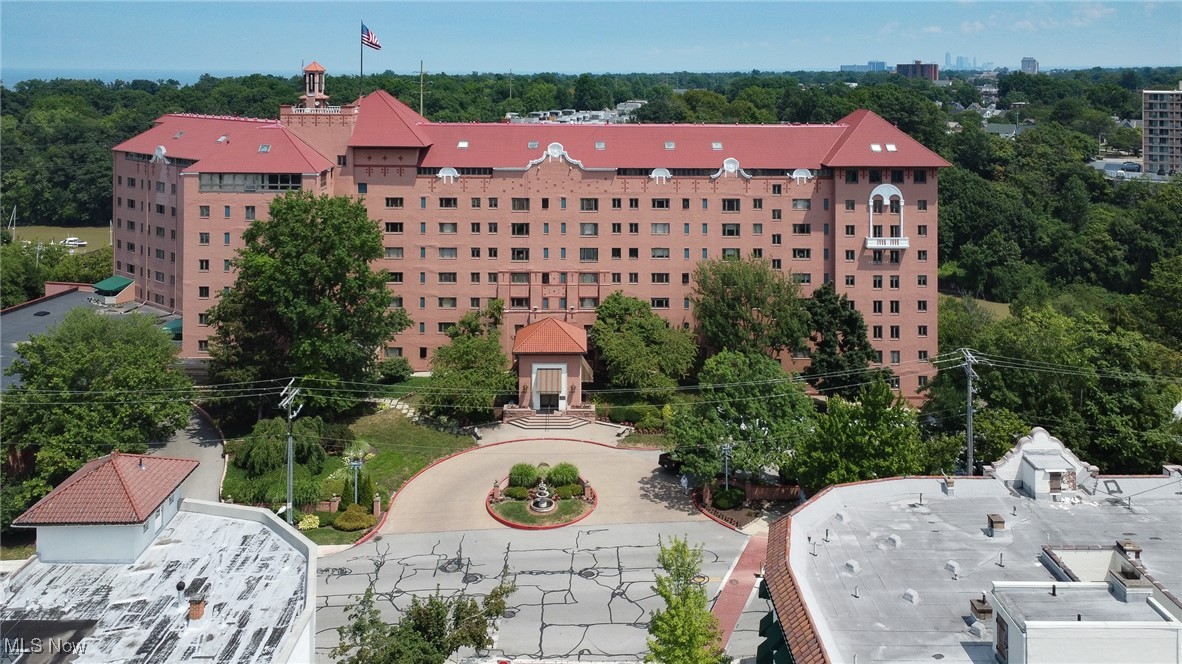 The Westlake Condomniums - Residential