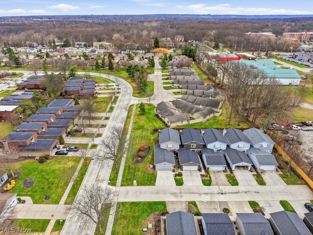 Photo of 19281 Idlewood Trail #14-1, Strongsville, OH 44149 (MLS # 5196574)