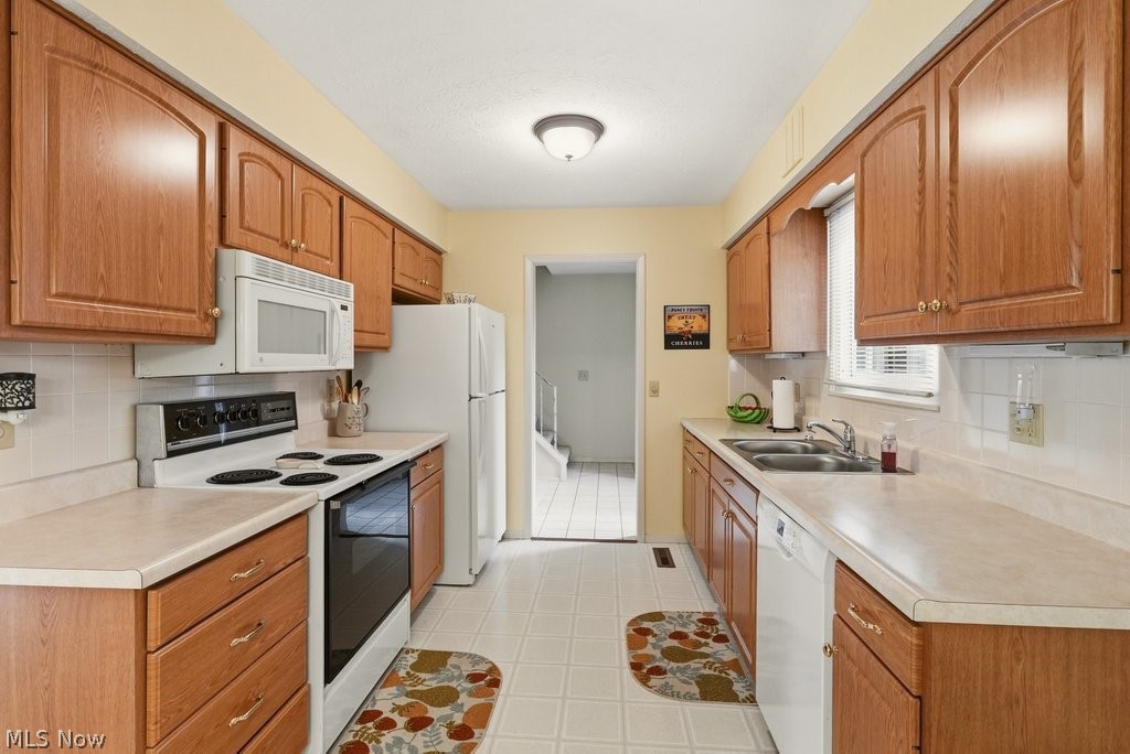 Co-Moor Twnhse Idlewood S Condo - Residential