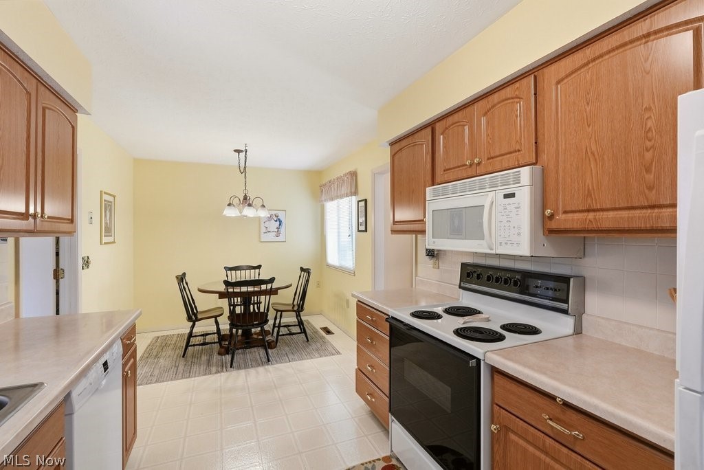 Co-Moor Twnhse Idlewood S Condo - Residential