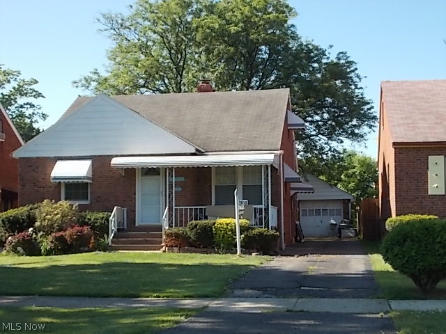 Fantastic offer in Maple height! Own this 3 bedromm, 1-bath single-family property. Brick exterior. Covered front porch.Kitchen Has Plenty Of Storage Space. Owner Occ. Buyers & Agents must sign OwnerOccupant Certificate found in MLS Attachment in order to make offer. This is a Fannie Mae HomePath property.