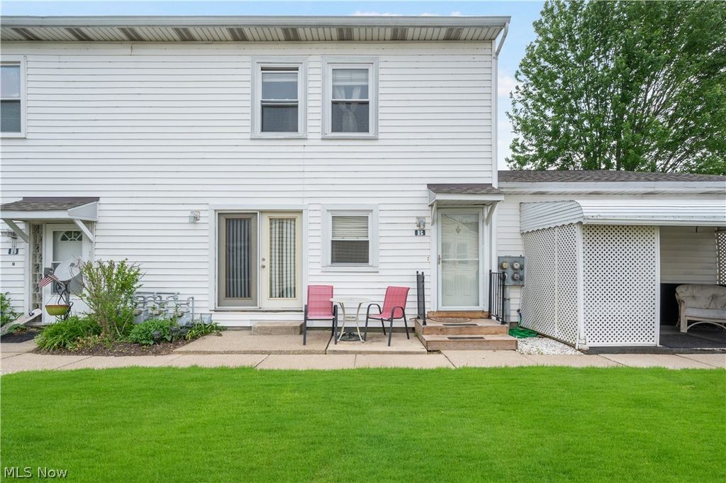 Photo of 2535 Royal County Down Dr #B, Uniontown, OH 44685 (MLS # 5195401)