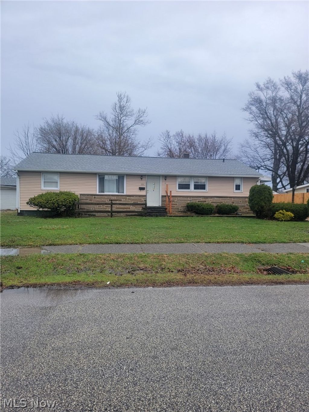 Photo of 531 E 331st Street, Eastlake, OH 44095 (MLS # 5195447)