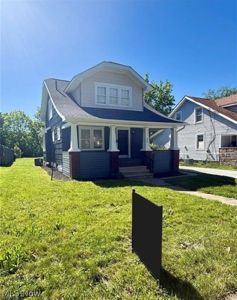 Homes For Sale - 586 Brittain Road<br/> Akron, OH 44305