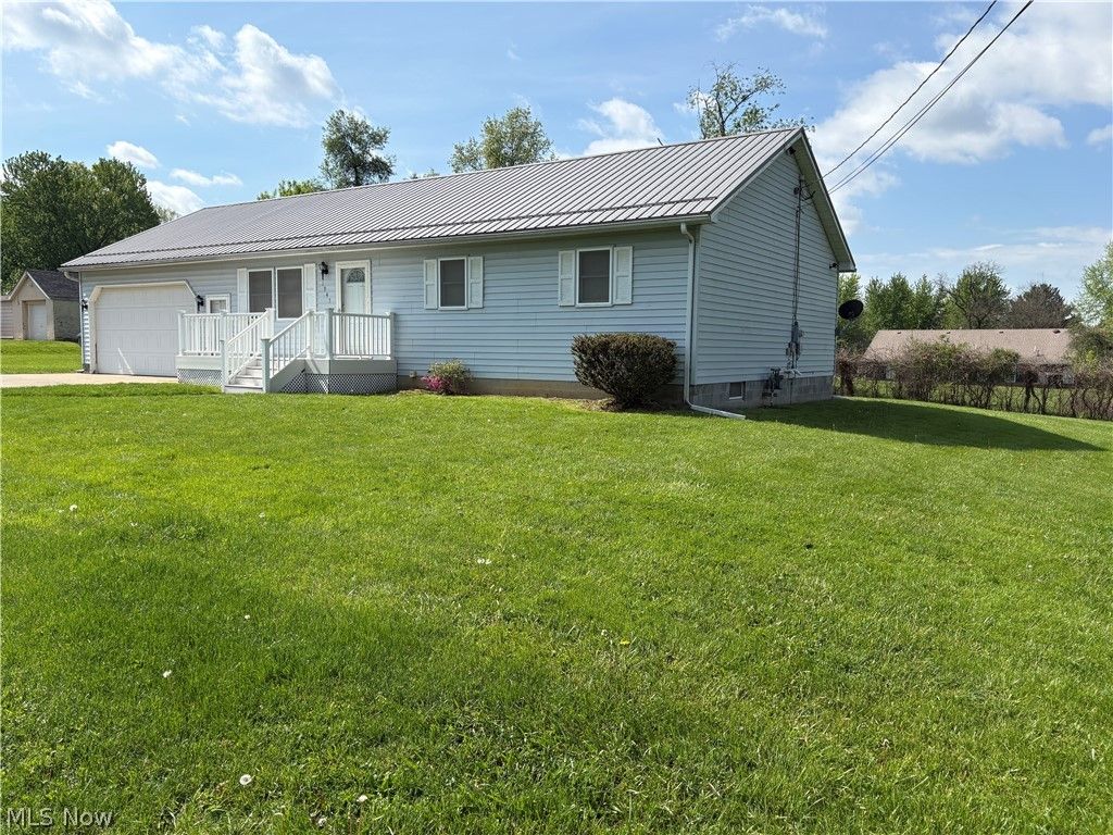 Photo of 1945 Nair Street, Youngstown, OH 44505 (MLS # 5208592)