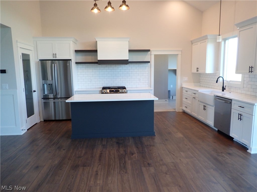 3071 Meadow Creek Drive
