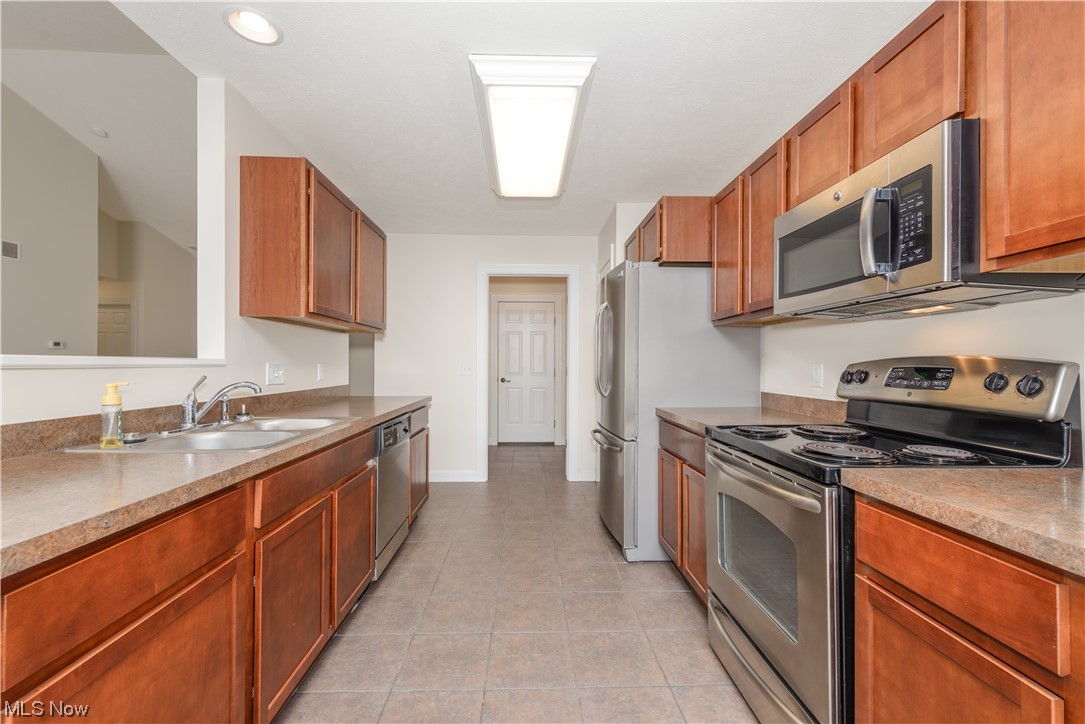 Brittany Mdws Condo - Residential